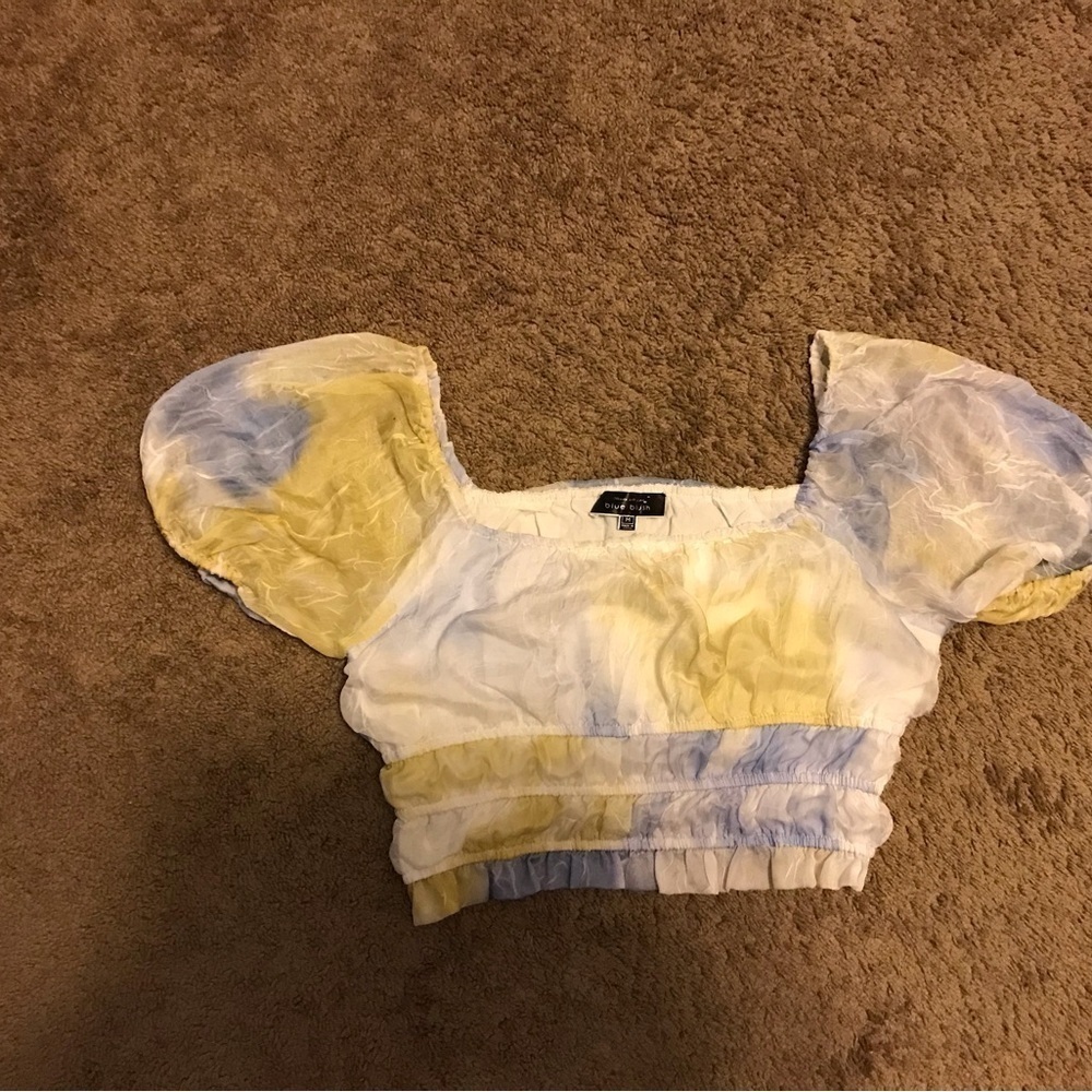 Cute & Chic Crop Top by Blue Blush Size Medium